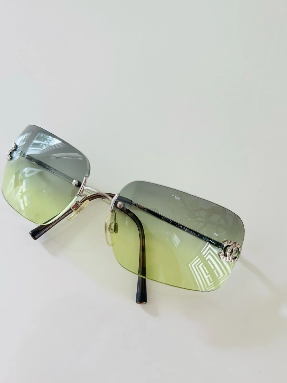 Extremely rare 🧚🏻‍♀️ Chanel rimless crystal sunglasses.